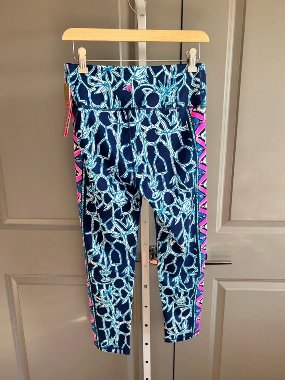 Lilly Pulitzer Luxletic Weekender High Rise Leggings Size Medium coastal #88 - Picture 3 of 12